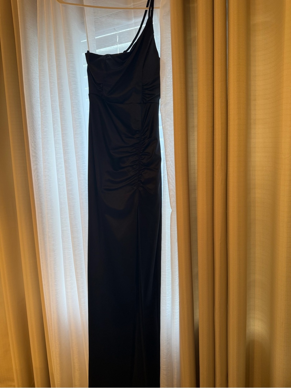 Black One-Shoulder Evening Dress
